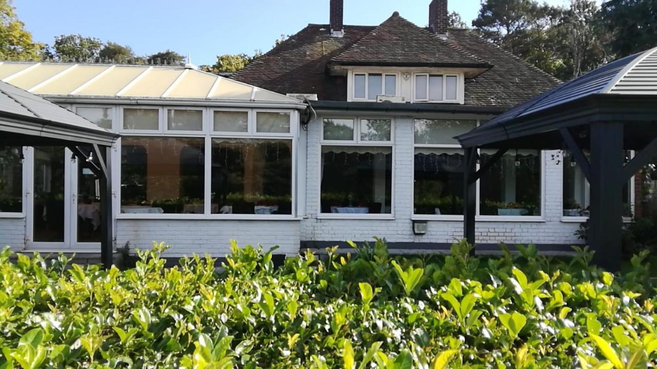 Many Worlds Meet - Eurostar, Wimbledon 30 Mins, Central London, Gatwick 15 Mins - Spacious, Sleeps Up To 16 Plus Cot - Free Wifi, Parking - Next To Lloyd Park, Great For Families, Walkers, Relocators - Ideal For Contractors Croydon kerület Kültér fotó