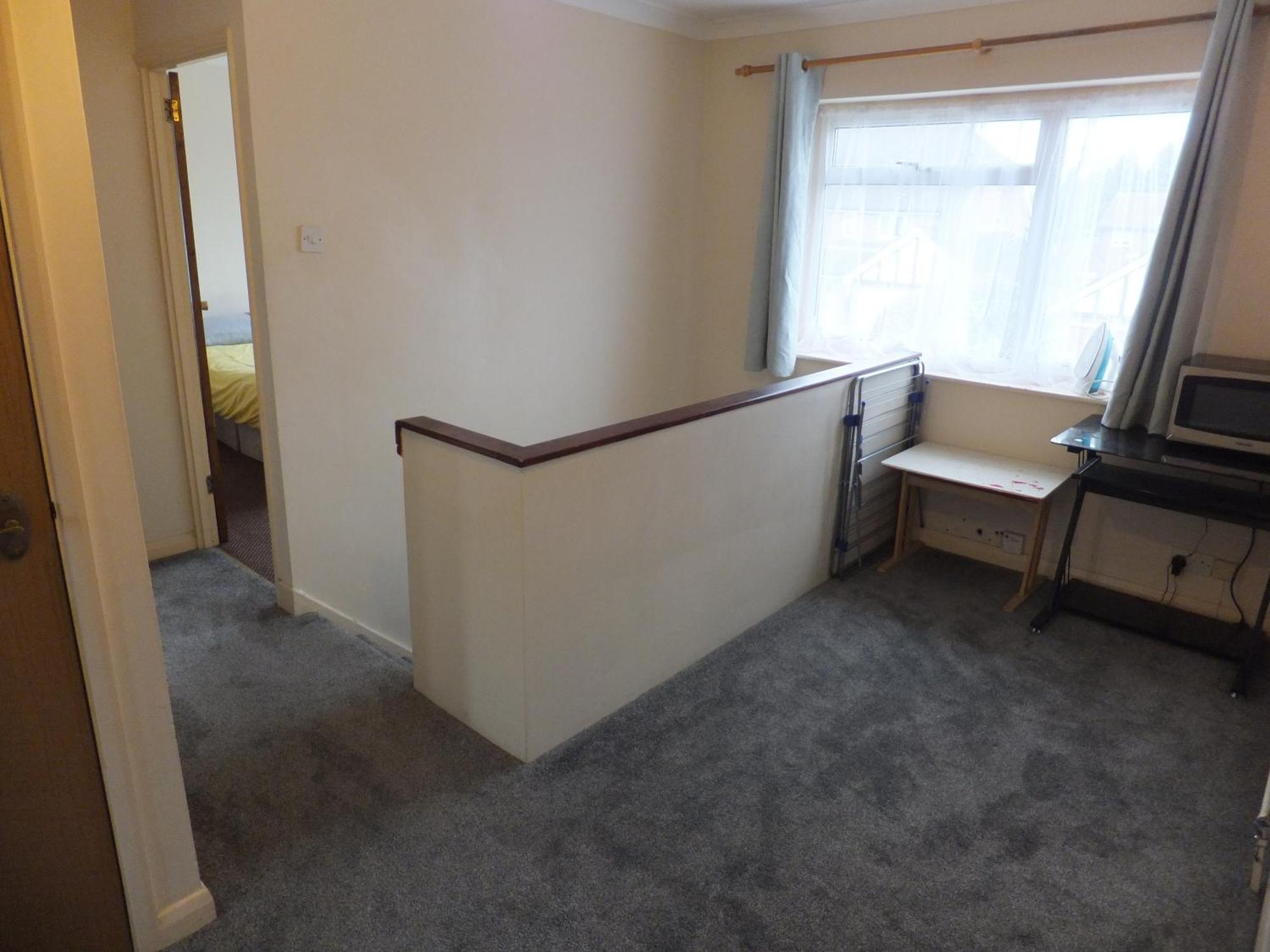 Many Worlds Meet - Eurostar, Wimbledon 30 Mins, Central London, Gatwick 15 Mins - Spacious, Sleeps Up To 16 Plus Cot - Free Wifi, Parking - Next To Lloyd Park, Great For Families, Walkers, Relocators - Ideal For Contractors Croydon kerület Kültér fotó