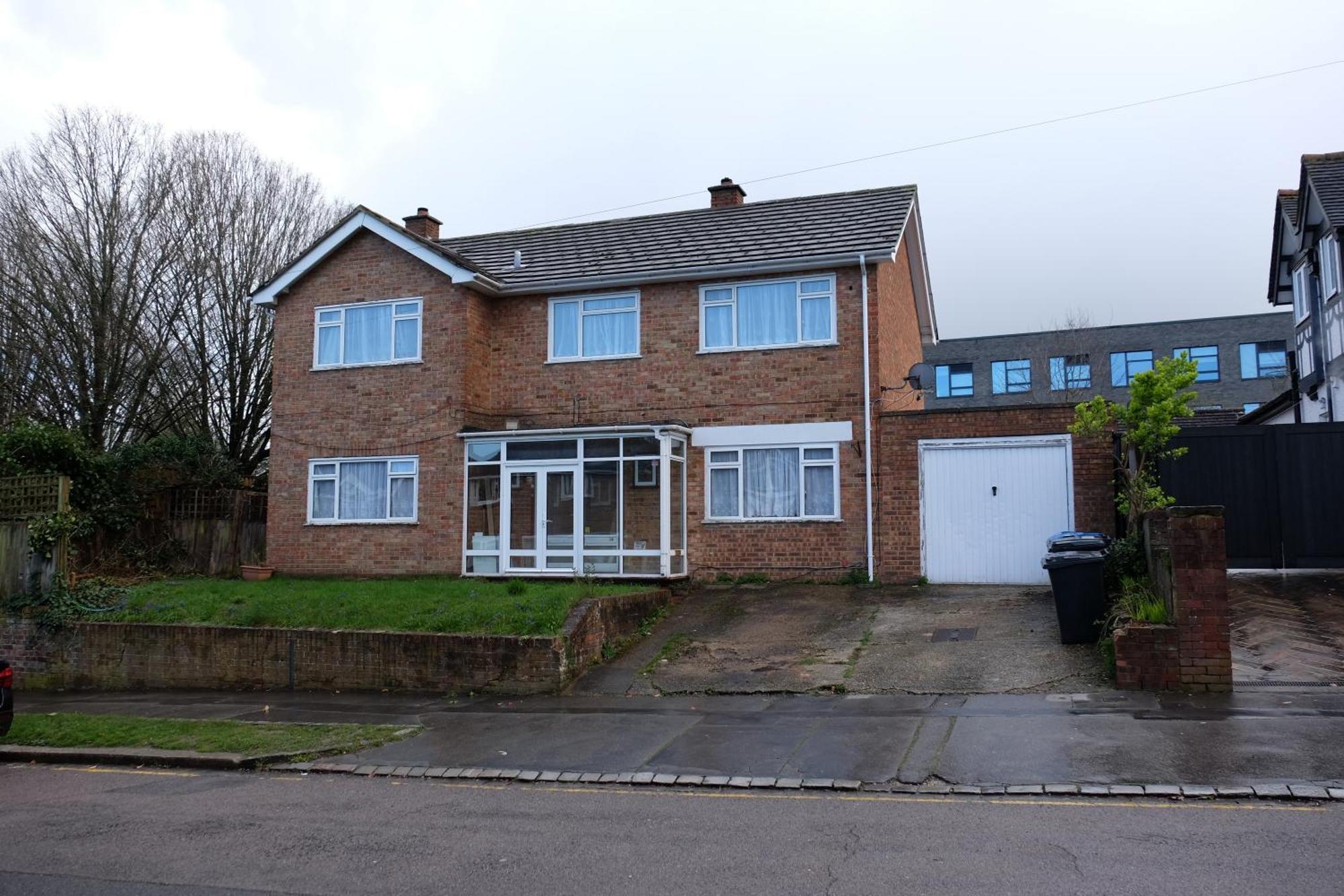 Many Worlds Meet - Eurostar, Wimbledon 30 Mins, Central London, Gatwick 15 Mins - Spacious, Sleeps Up To 16 Plus Cot - Free Wifi, Parking - Next To Lloyd Park, Great For Families, Walkers, Relocators - Ideal For Contractors Croydon kerület Kültér fotó