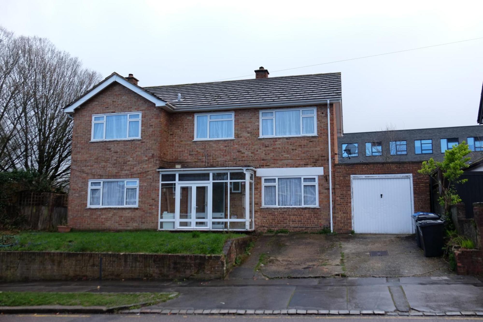 Many Worlds Meet - Eurostar, Wimbledon 30 Mins, Central London, Gatwick 15 Mins - Spacious, Sleeps Up To 16 Plus Cot - Free Wifi, Parking - Next To Lloyd Park, Great For Families, Walkers, Relocators - Ideal For Contractors Croydon kerület Kültér fotó