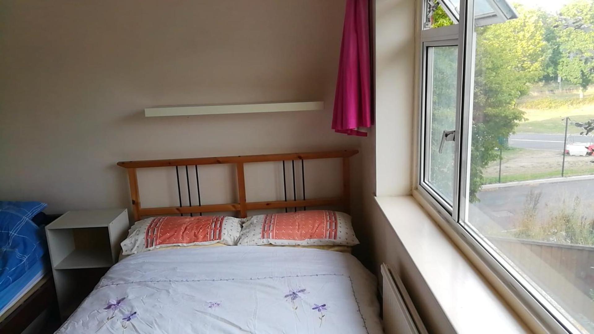 Many Worlds Meet - Eurostar, Wimbledon 30 Mins, Central London, Gatwick 15 Mins - Spacious, Sleeps Up To 16 Plus Cot - Free Wifi, Parking - Next To Lloyd Park, Great For Families, Walkers, Relocators - Ideal For Contractors Croydon kerület Kültér fotó
