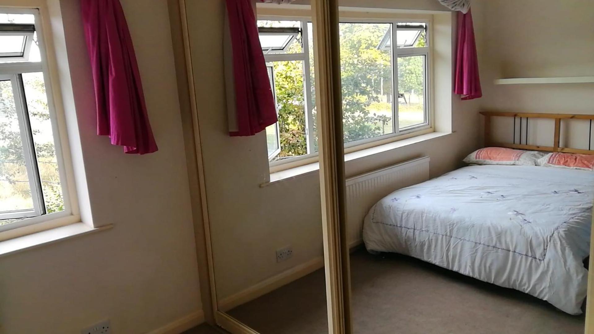 Many Worlds Meet - Eurostar, Wimbledon 30 Mins, Central London, Gatwick 15 Mins - Spacious, Sleeps Up To 16 Plus Cot - Free Wifi, Parking - Next To Lloyd Park, Great For Families, Walkers, Relocators - Ideal For Contractors Croydon kerület Szoba fotó